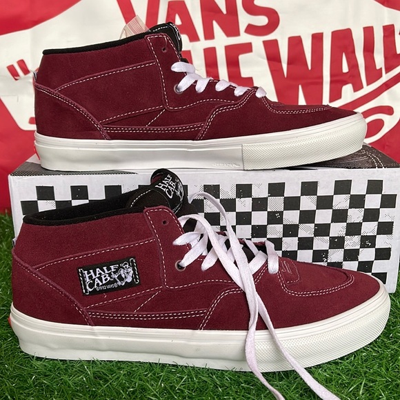 Vans Skate Half Cab
Port Royale
VNOA5FCD4QU
WMNS sneakers - Picture 1 of 16